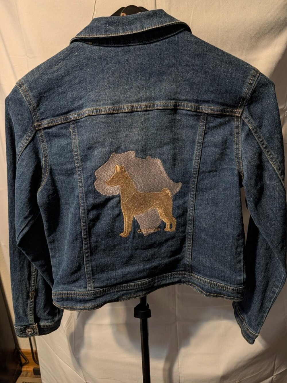 ARIZONA JEAN CO Denim Jacket Women's Sz L Embroidered BASENJI/Africa Continent